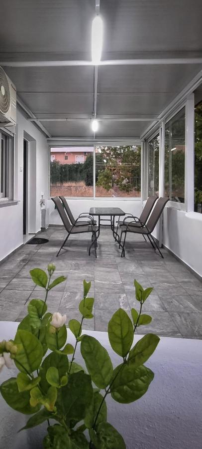 Mimarxos Luxury Apartments Chalkís 외부 사진